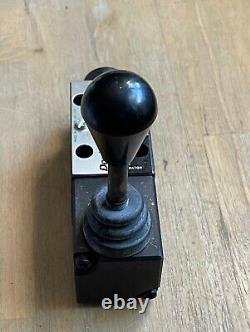 Double A Qfr-3-c-10c1 Hydraulic Valve Directional Control Appears Unused