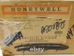 Honeywell NSB V5013A 1054 Valve 1 1/2 3-Way Mixing Bronze
