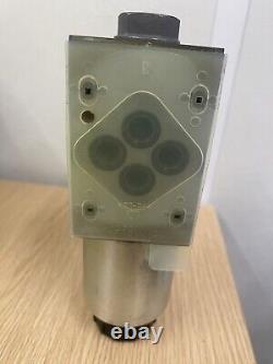 Hydraulic directional control valve. Rexroth R900561272 Direct Operated