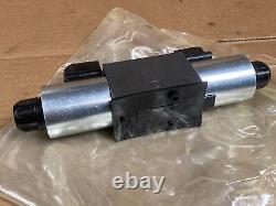 NEW Parker D1VW001CNJW Hydraulic Directional Control Solenoid Valve 3000 PSI 24V