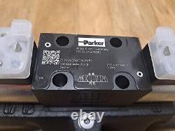 Parker Hydraulic D91VW001C3NJW91 Pilot Operated Directional Control Valve, 24Vdc