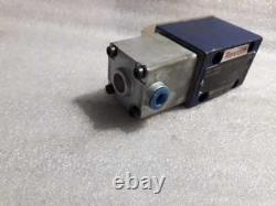 Rexroth R978917418 Hydraulic Direction Valve 4WO6D60/5