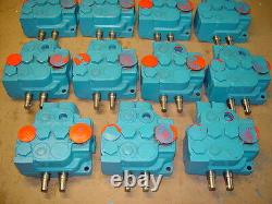 Vickers CMD41P25DT10 2 Spool Hydraulic Directional Control Valve 730625 326770